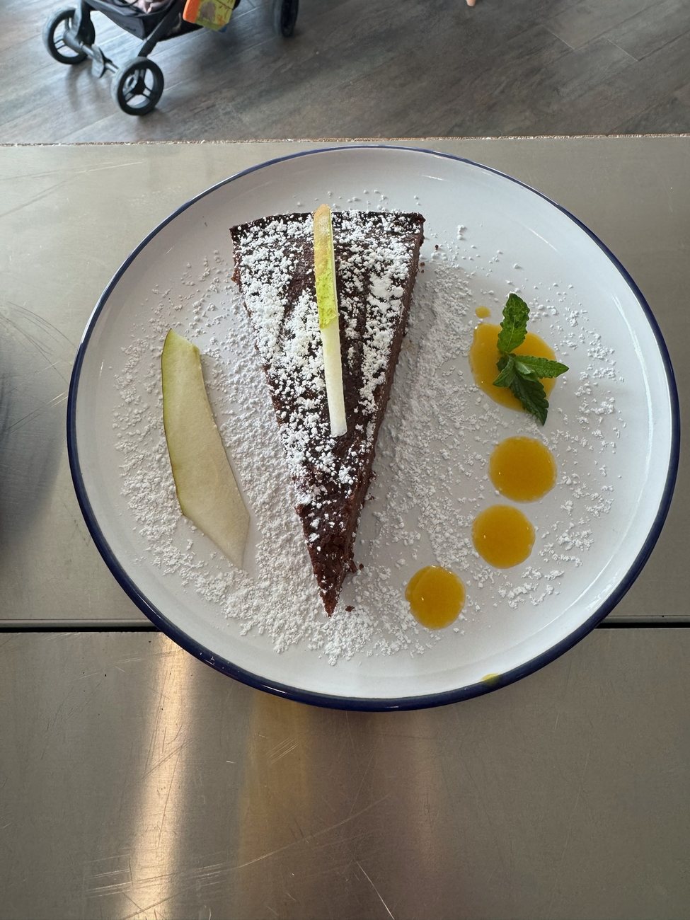 Kaffee und Kuchen im NENNA Café – ideal zum Verschenken