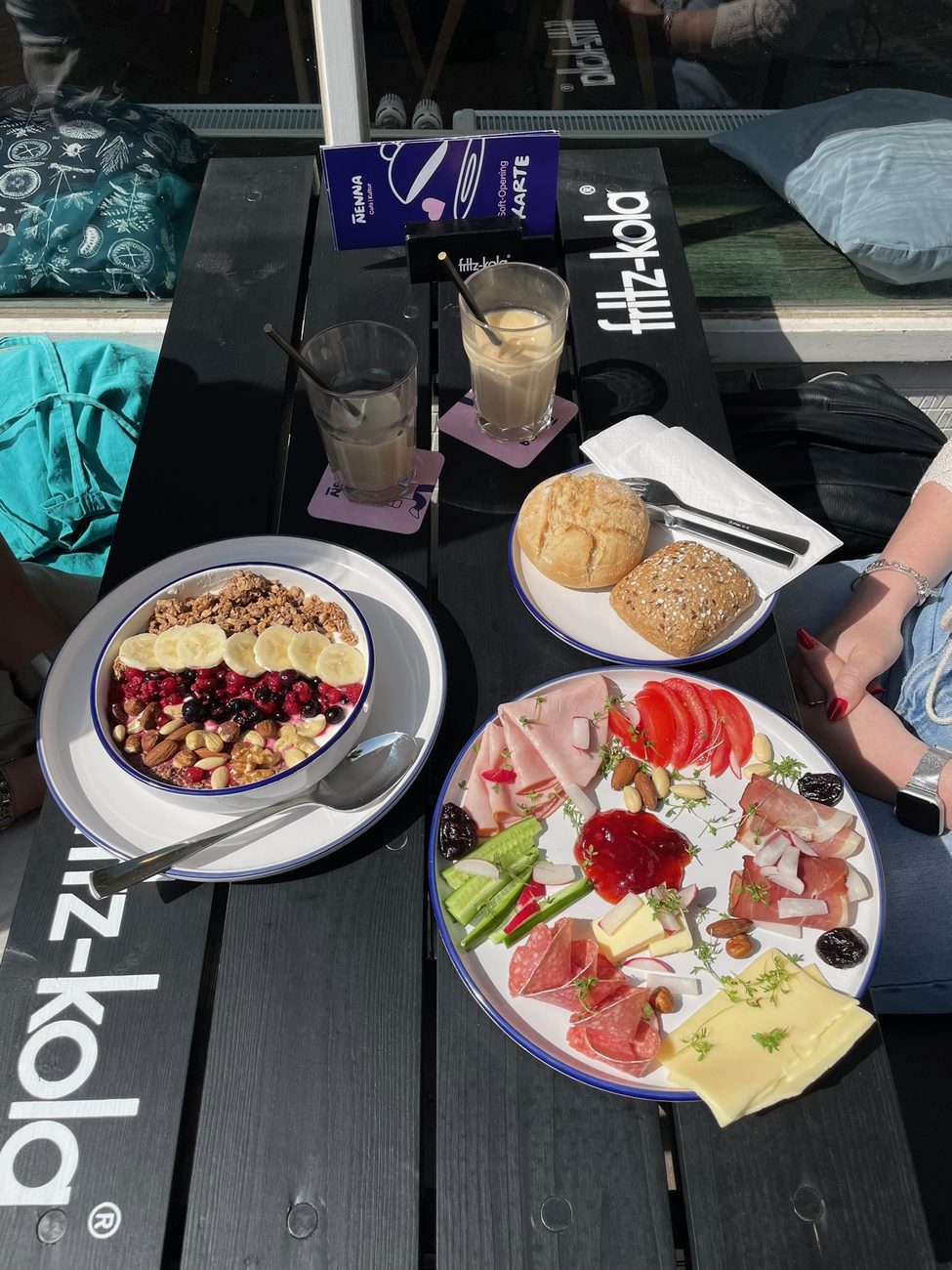 Frisch belegte Bagels und Snacks im NENNA